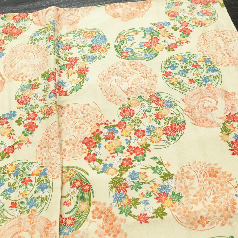 小紋 縮緬 総柄 正絹 花柄 袷仕立て 身丈166cm 裄丈65.5cm 一部しつけ糸付き 着物 クリーム_画像12