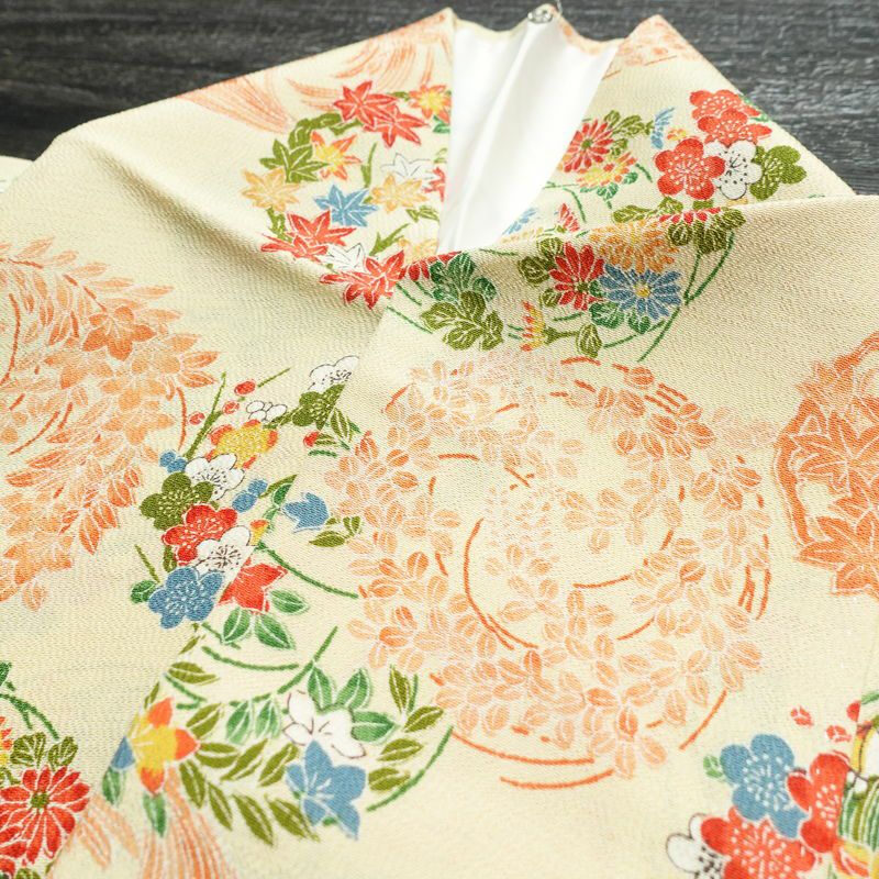 小紋 縮緬 総柄 正絹 花柄 袷仕立て 身丈166cm 裄丈65.5cm 一部しつけ糸付き 着物 クリーム_画像16