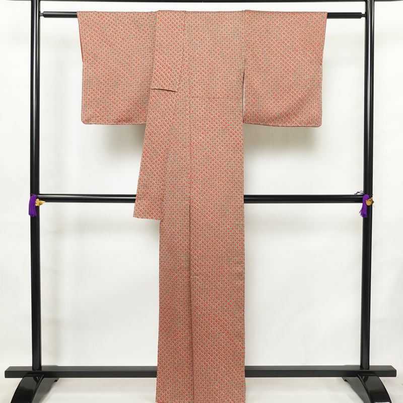 小紋 良品 絞り 総絞り 正絹 古典柄 袷仕立て 身丈164cm 裄丈67.5cm 一部しつけ糸付き 着物 緑・うぐいす色_画像2