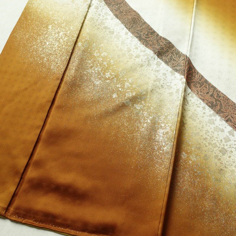付け下げ 良品 正絹 袷仕立て 身丈158.5cm 裄丈66cm 箔 金彩 着物 黄・黄土色_画像4