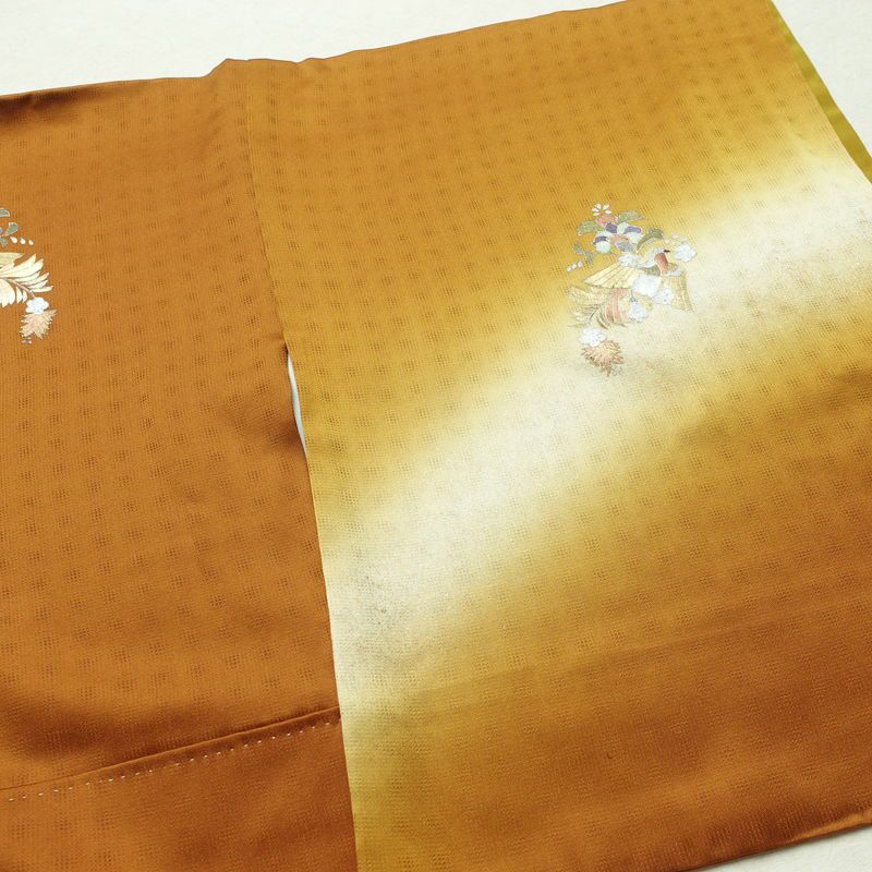 付け下げ 良品 正絹 袷仕立て 身丈158.5cm 裄丈66cm 箔 金彩 着物 黄・黄土色_画像14