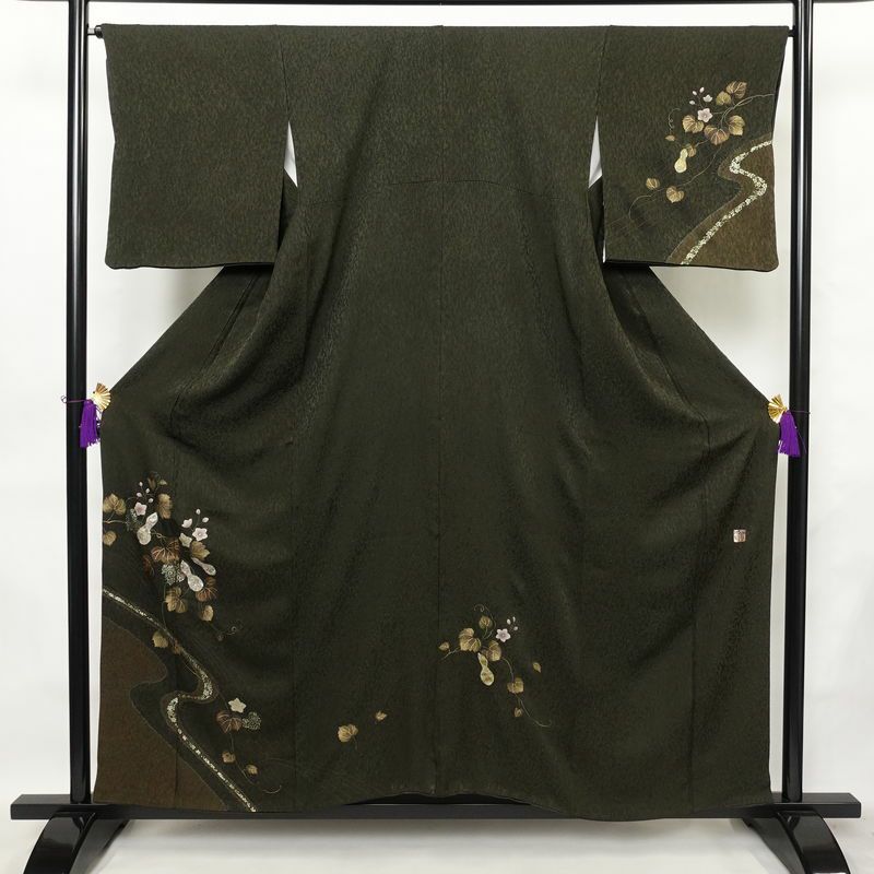 付け下げ 落款入り 正絹 木の葉・植物柄 袷仕立て 身丈157cm 裄丈67cm 箔 刺繍 金彩 フォーマル 着物 緑・うぐいす色_画像1