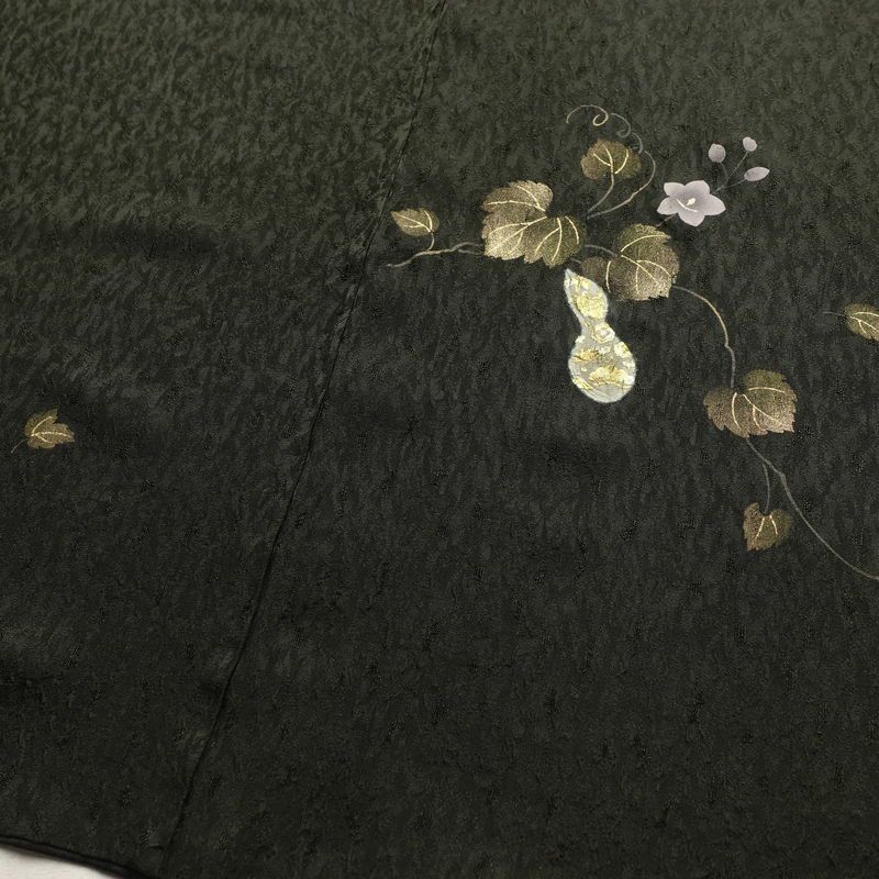 付け下げ 落款入り 正絹 木の葉・植物柄 袷仕立て 身丈157cm 裄丈67cm 箔 刺繍 金彩 フォーマル 着物 緑・うぐいす色_画像11