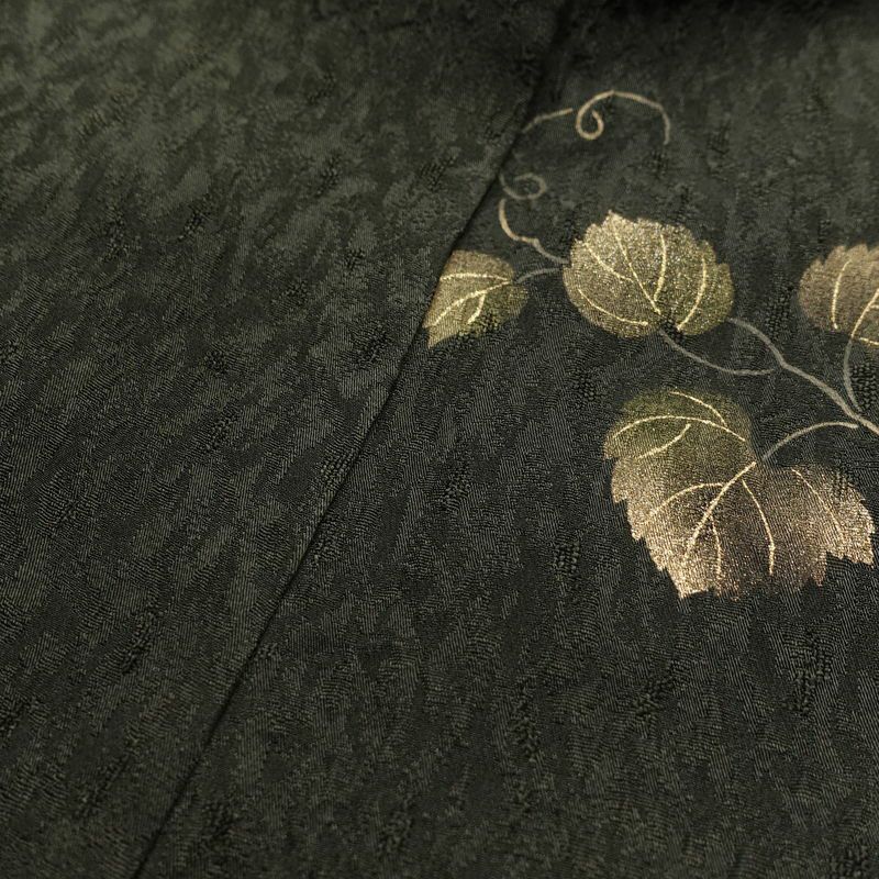 付け下げ 落款入り 正絹 木の葉・植物柄 袷仕立て 身丈157cm 裄丈67cm 箔 刺繍 金彩 フォーマル 着物 緑・うぐいす色_画像17