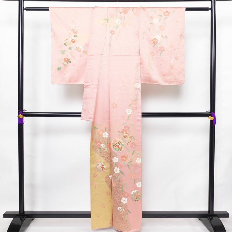 訪問着 良品 しつけ糸付き 正絹 古典柄 袷仕立て 身丈160.5cm 裄丈66cm 箔 共八掛 金彩 フォーマル 着物 ピンク_画像2