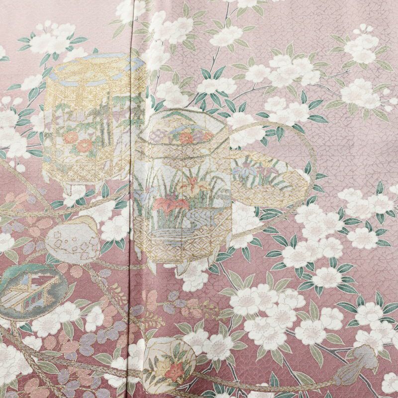 訪問着 良品 しつけ糸付き 綸子 正絹 古典柄 袷仕立て 身丈166cm 裄丈69.5cm 箔 金彩 フォーマル 着物 紫・藤色_画像6