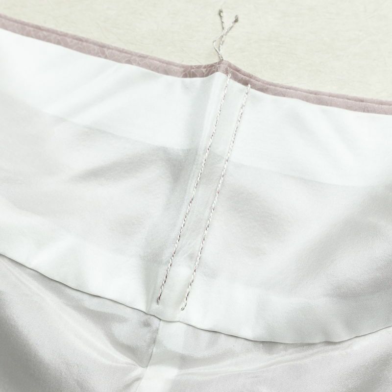 訪問着 良品 しつけ糸付き 綸子 正絹 古典柄 袷仕立て 身丈166cm 裄丈69.5cm 箔 金彩 フォーマル 着物 紫・藤色_画像19