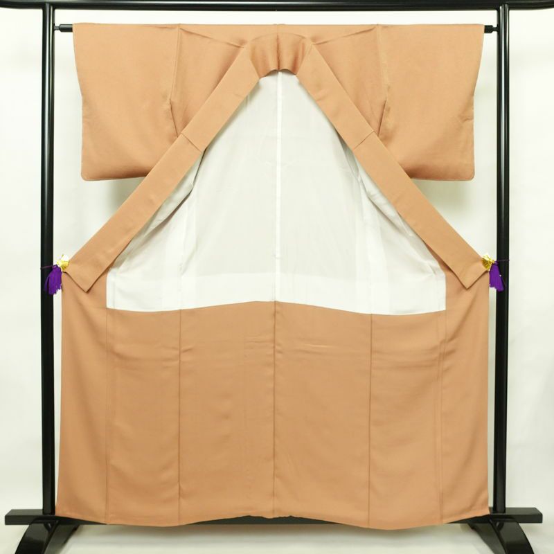 色無地 良品 一つ紋付き 正絹 花柄 袷仕立て 身丈158cm 裄丈64cm 一部しつけ糸付き フォーマル 着物 茶_画像3