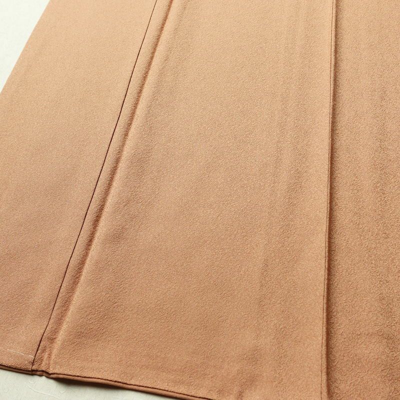 色無地 良品 一つ紋付き 正絹 花柄 袷仕立て 身丈158cm 裄丈64cm 一部しつけ糸付き フォーマル 着物 茶_画像4