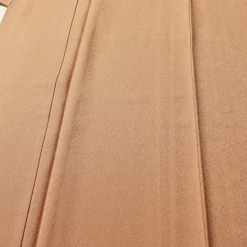 色無地 良品 一つ紋付き 正絹 花柄 袷仕立て 身丈158cm 裄丈64cm 一部しつけ糸付き フォーマル 着物 茶_画像5