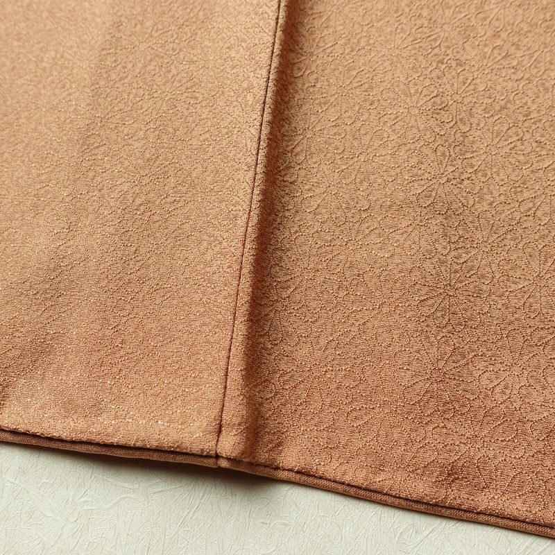 色無地 良品 一つ紋付き 正絹 花柄 袷仕立て 身丈158cm 裄丈64cm 一部しつけ糸付き フォーマル 着物 茶_画像11