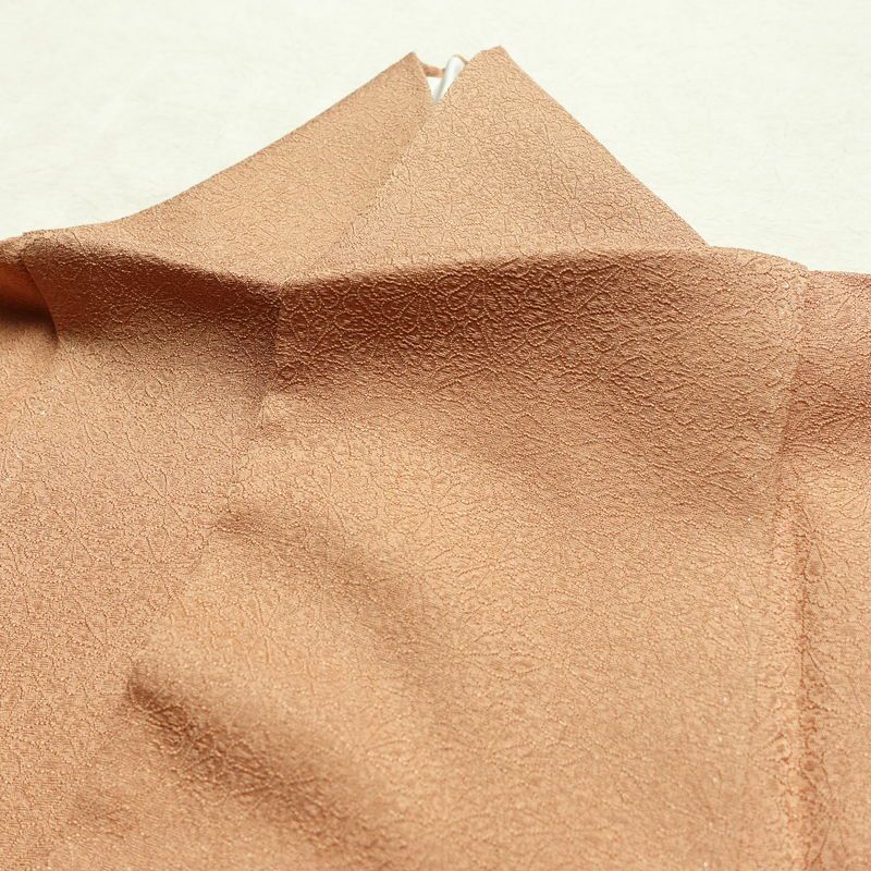 色無地 良品 一つ紋付き 正絹 花柄 袷仕立て 身丈158cm 裄丈64cm 一部しつけ糸付き フォーマル 着物 茶_画像17