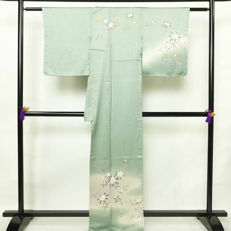 訪問着 良品 しつけ糸付き 綸子 正絹 花柄 袷仕立て 身丈163.5cm 裄丈68cm フォーマル 着物 緑・うぐいす色_画像2