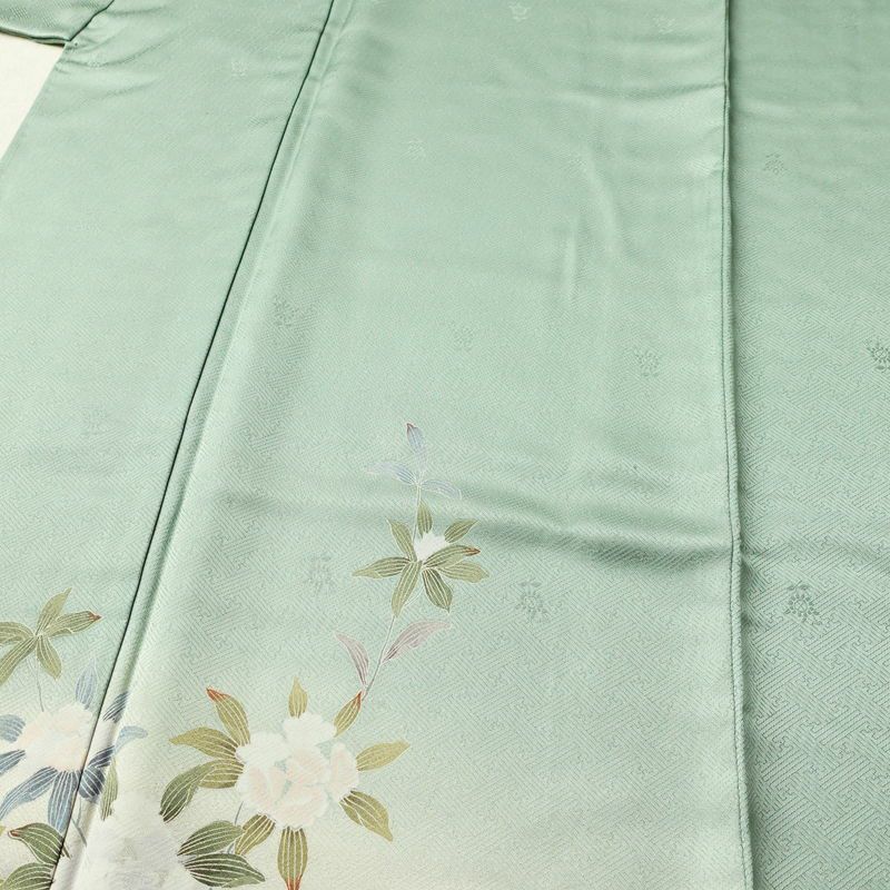 訪問着 良品 しつけ糸付き 綸子 正絹 花柄 袷仕立て 身丈163.5cm 裄丈68cm フォーマル 着物 緑・うぐいす色_画像5