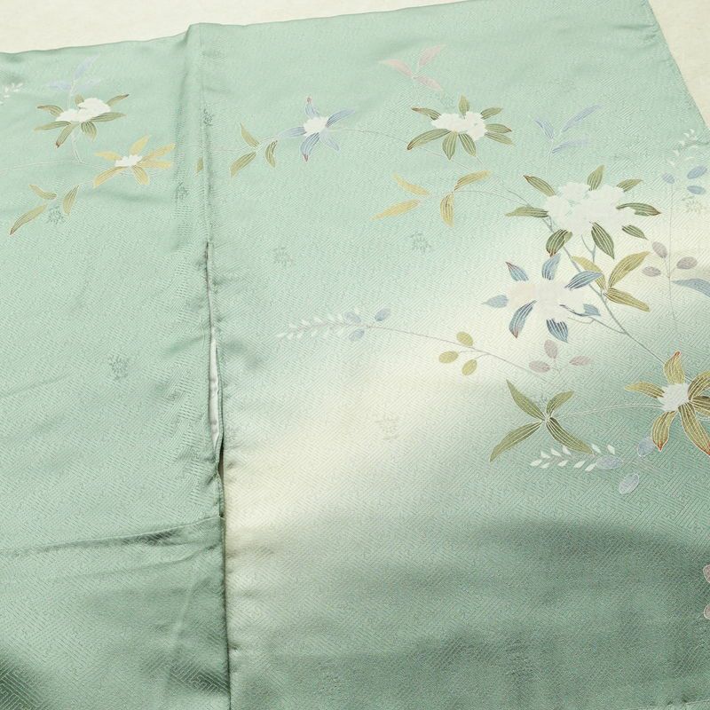 訪問着 良品 しつけ糸付き 綸子 正絹 花柄 袷仕立て 身丈163.5cm 裄丈68cm フォーマル 着物 緑・うぐいす色_画像11