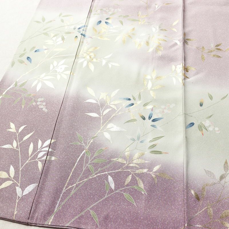 付け下げ 良品 縮緬 正絹 木の葉・植物柄 袷仕立て 身丈160cm 裄丈63.5cm 箔 共八掛 フォーマル 着物 紫・藤色_画像4