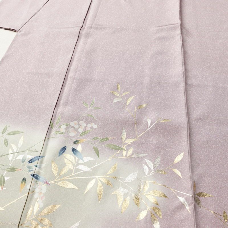 付け下げ 良品 縮緬 正絹 木の葉・植物柄 袷仕立て 身丈160cm 裄丈63.5cm 箔 共八掛 フォーマル 着物 紫・藤色_画像5