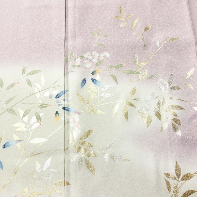 付け下げ 良品 縮緬 正絹 木の葉・植物柄 袷仕立て 身丈160cm 裄丈63.5cm 箔 共八掛 フォーマル 着物 紫・藤色_画像6