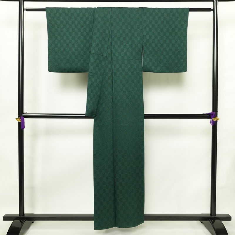 色無地 良品 一つ紋付き 正絹 チェック・格子柄 袷仕立て 身丈155cm 裄丈64cm フォーマル 着物 緑・うぐいす色_画像2
