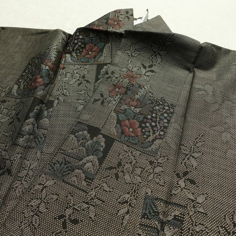 大島紬 古代染色純泥染 美品 証紙あり しつけ糸付き 正絹 木の葉・植物柄 袷仕立て 身丈166.5cm 裄丈66cm 着物 茶_画像15