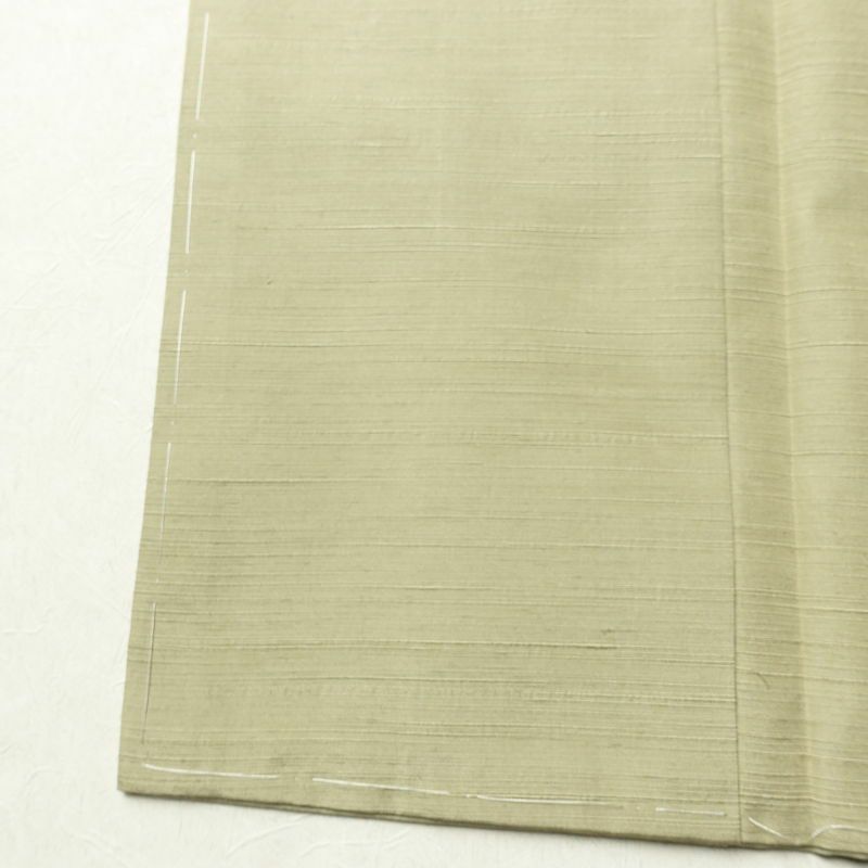 紬 良品 しつけ糸付き 正絹 幾何学柄・抽象柄 袷仕立て 身丈155.5cm 裄丈66cm 着物 緑・うぐいす色_画像11