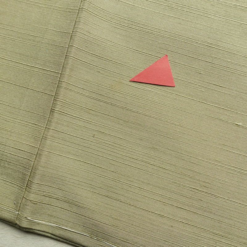 紬 良品 しつけ糸付き 正絹 幾何学柄・抽象柄 袷仕立て 身丈155.5cm 裄丈66cm 着物 緑・うぐいす色_画像14