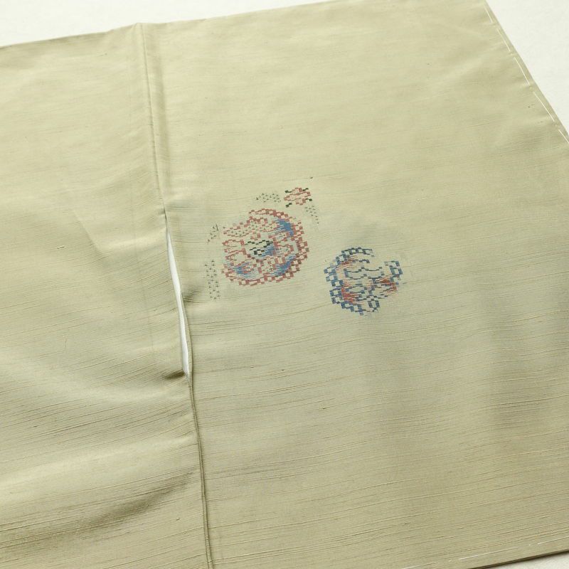 紬 良品 しつけ糸付き 正絹 幾何学柄・抽象柄 袷仕立て 身丈155.5cm 裄丈66cm 着物 緑・うぐいす色_画像15