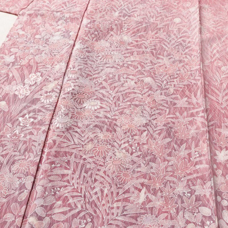 小紋 付下小紋 縮緬 相良刺繍 一つ紋付き 正絹 木の葉・植物柄 袷仕立て 身丈159cm 裄丈64.5cm 刺繍 フォーマル 着物 ピンク_画像5