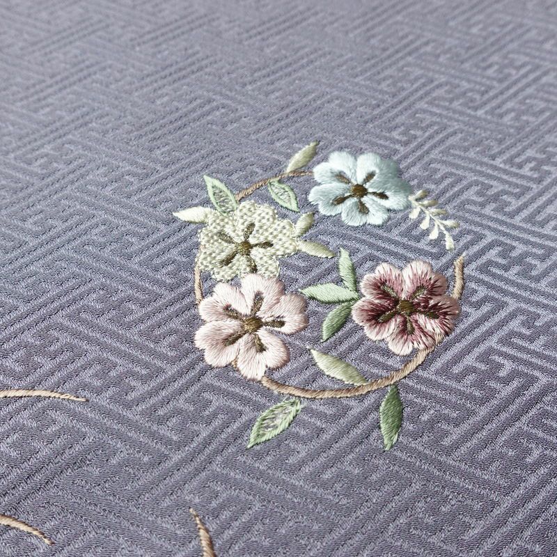 付け下げ 良品 しつけ糸付き 絞り 正絹 花柄 袷仕立て 身丈157.5cm 裄丈65.5cm 箔 金彩 フォーマル 着物 紫・藤色_画像8