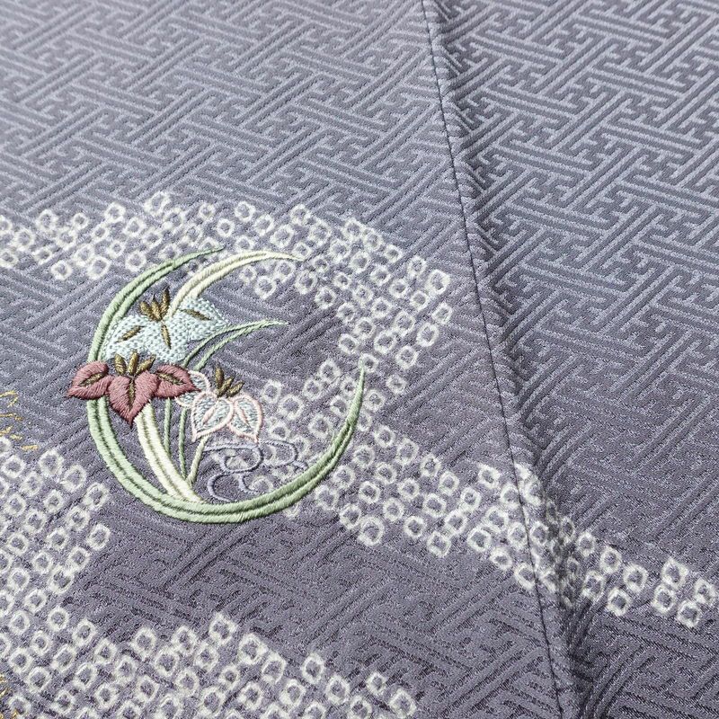 付け下げ 良品 しつけ糸付き 絞り 正絹 花柄 袷仕立て 身丈157.5cm 裄丈65.5cm 箔 金彩 フォーマル 着物 紫・藤色_画像10