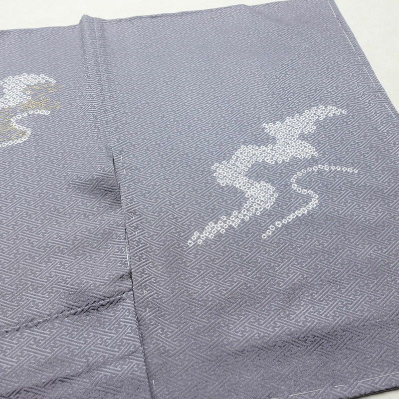 付け下げ 良品 しつけ糸付き 絞り 正絹 花柄 袷仕立て 身丈157.5cm 裄丈65.5cm 箔 金彩 フォーマル 着物 紫・藤色_画像13