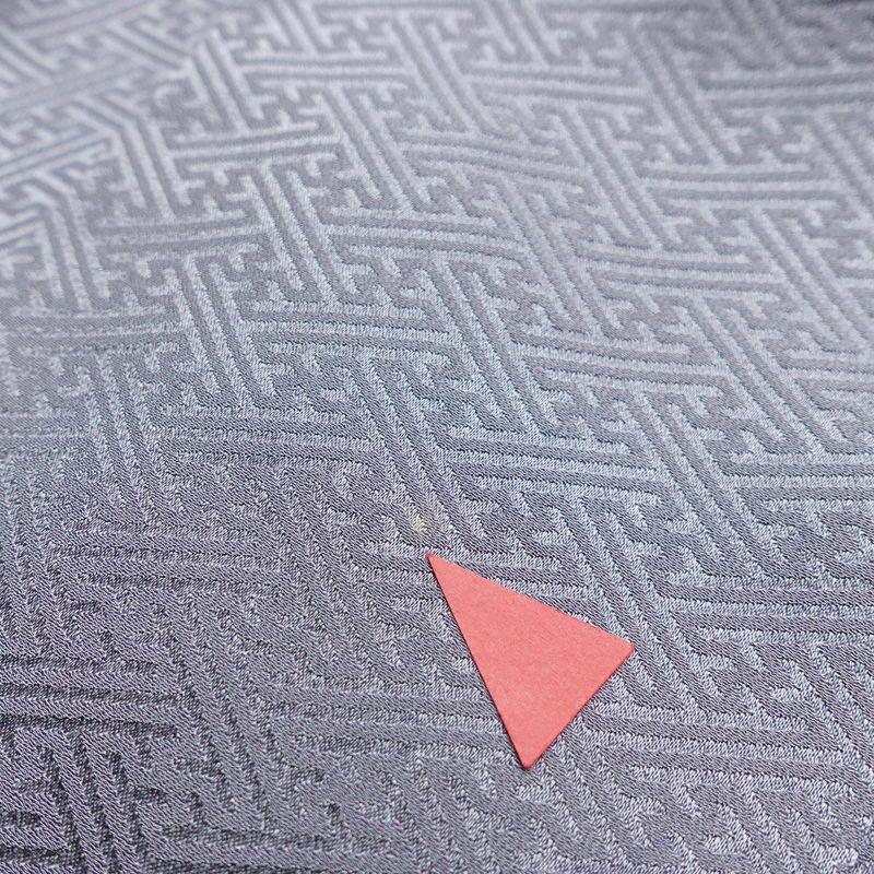 付け下げ 良品 しつけ糸付き 絞り 正絹 花柄 袷仕立て 身丈157.5cm 裄丈65.5cm 箔 金彩 フォーマル 着物 紫・藤色_画像17