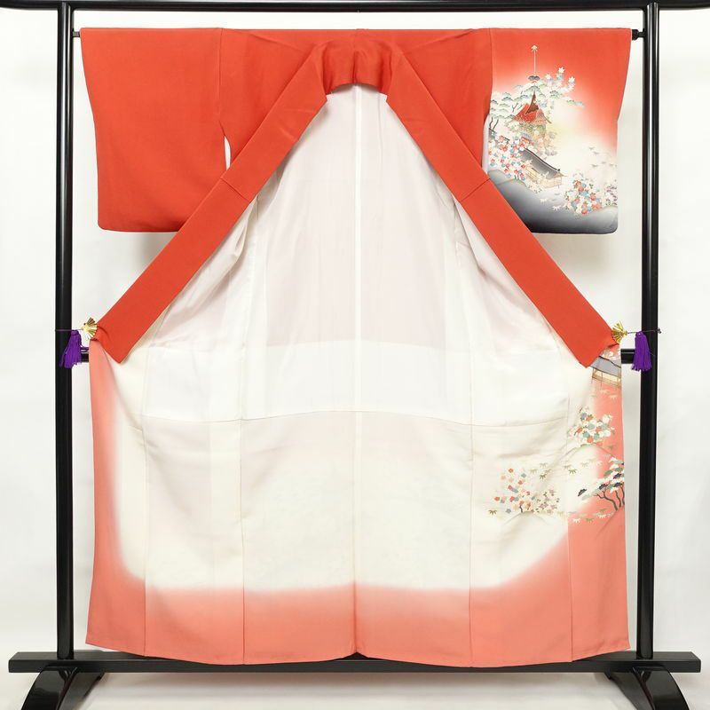 付け下げ 良品 縮緬 正絹 風景柄 袷仕立て 身丈155.5cm 裄丈65.5cm 箔 金彩 フォーマル 着物 赤・朱_画像3