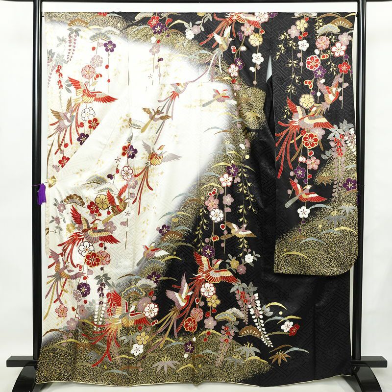 振袖 良品 綸子 正絹 古典柄 袷仕立て 身丈165.5cm 裄丈67cm 箔 金彩 フォーマル 着物 多色使い_画像1