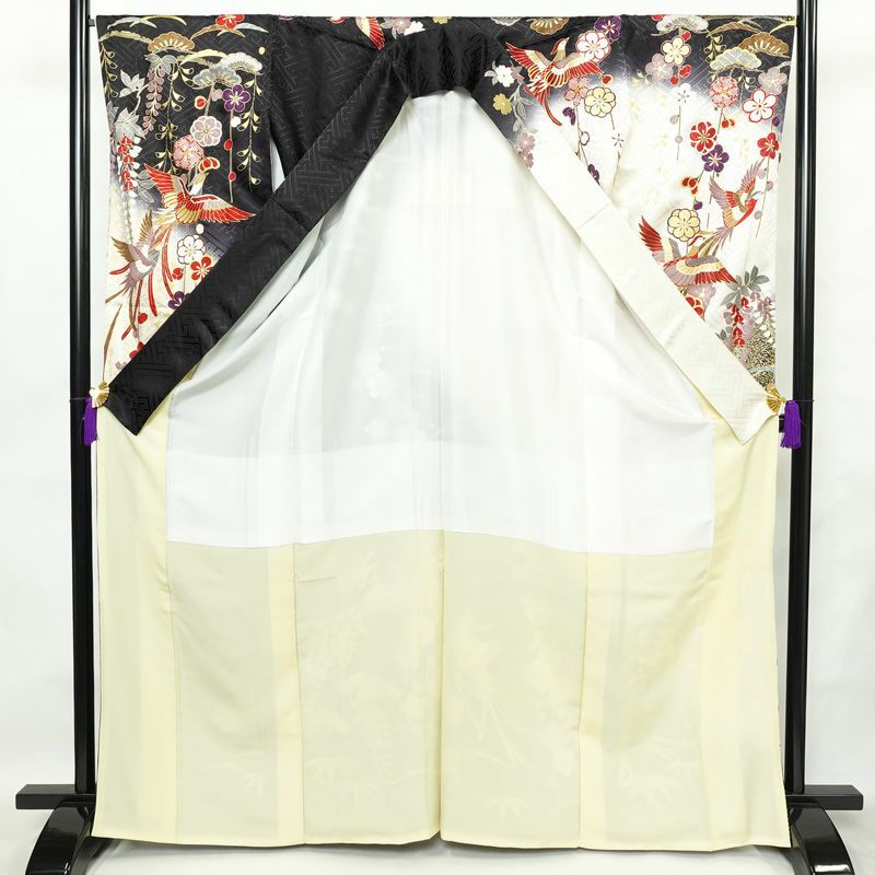 振袖 良品 綸子 正絹 古典柄 袷仕立て 身丈165.5cm 裄丈67cm 箔 金彩 フォーマル 着物 多色使い_画像3