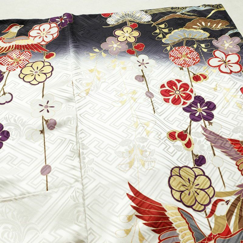 振袖 良品 綸子 正絹 古典柄 袷仕立て 身丈165.5cm 裄丈67cm 箔 金彩 フォーマル 着物 多色使い_画像15