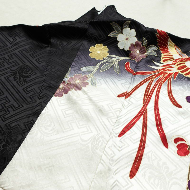 振袖 良品 綸子 正絹 古典柄 袷仕立て 身丈165.5cm 裄丈67cm 箔 金彩 フォーマル 着物 多色使い_画像17
