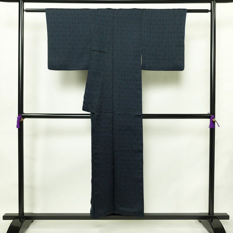 小紋 アンティーク風 混紡 幾何学柄・抽象柄 袷仕立て 身丈150.5cm 裄丈62cm 一部しつけ糸付き 着物 青・紺_画像2