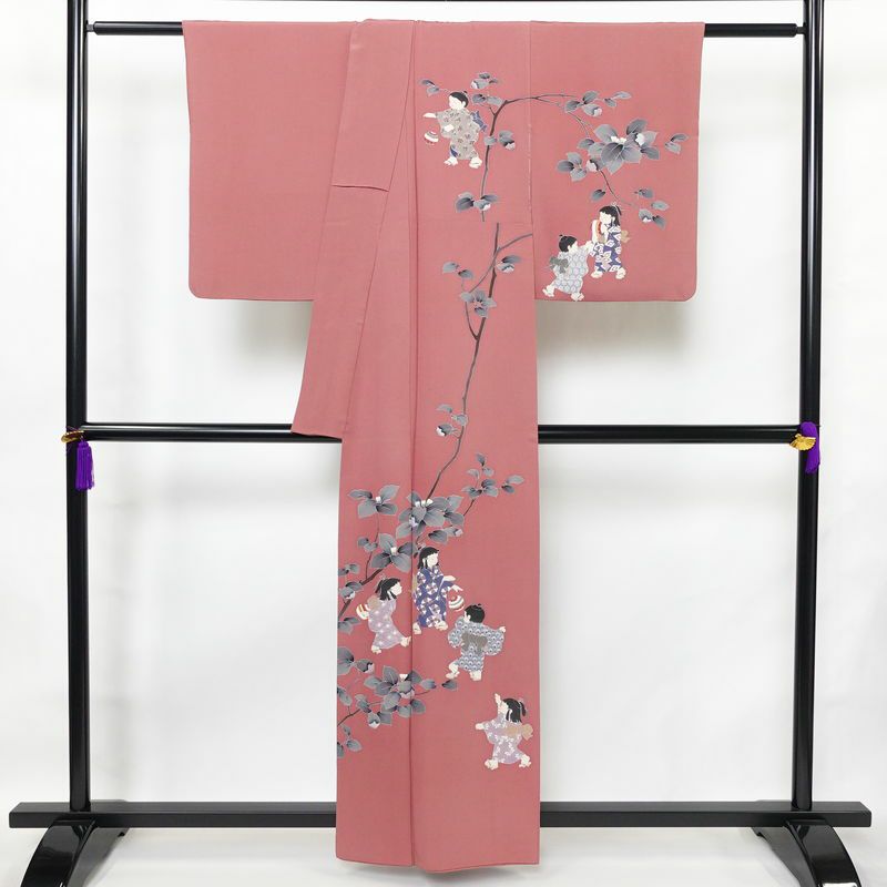 訪問着 落款入り 関口遼一 十日町友禅 一つ紋付き 正絹 人物・動物柄 袷仕立て 身丈159cm 裄丈63.5cm フォーマル 着物 ピンク_画像2