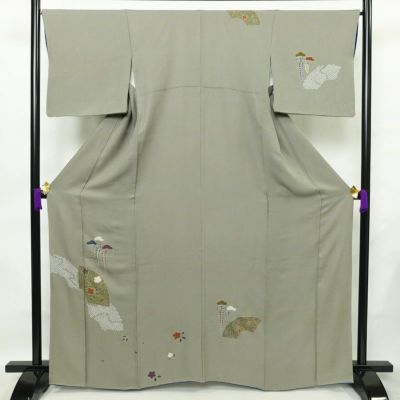 訪問着 正絹 古典柄 袷仕立て 身丈164.5cm 裄丈66.5cm 箔 金彩 フォーマル 着物 グレー