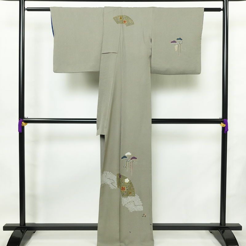 訪問着 正絹 古典柄 袷仕立て 身丈164.5cm 裄丈66.5cm 箔 金彩 フォーマル 着物 グレー_画像2