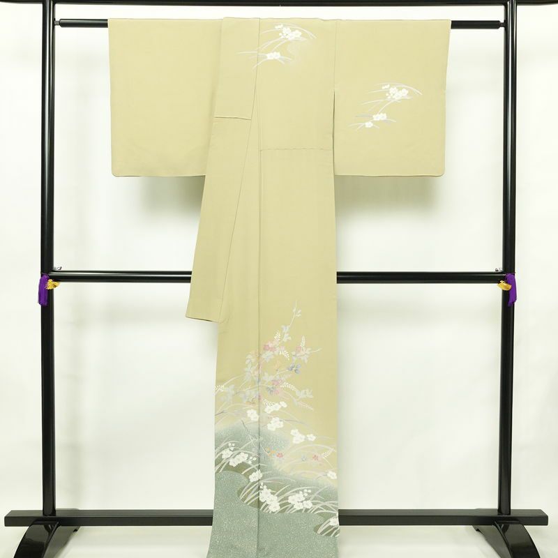 訪問着 良品 一つ紋付き 正絹 木の葉・植物柄 袷仕立て 身丈163.5cm 裄丈67cm フォーマル 着物 ベージュ_画像2