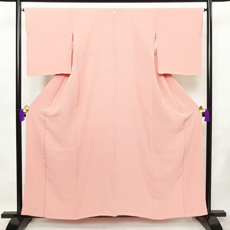 色無地 しつけ糸付き 縮緬 一つ紋付き 正絹 無地 袷仕立て 身丈157cm 裄丈65cm フォーマル 着物 ピンク_画像1