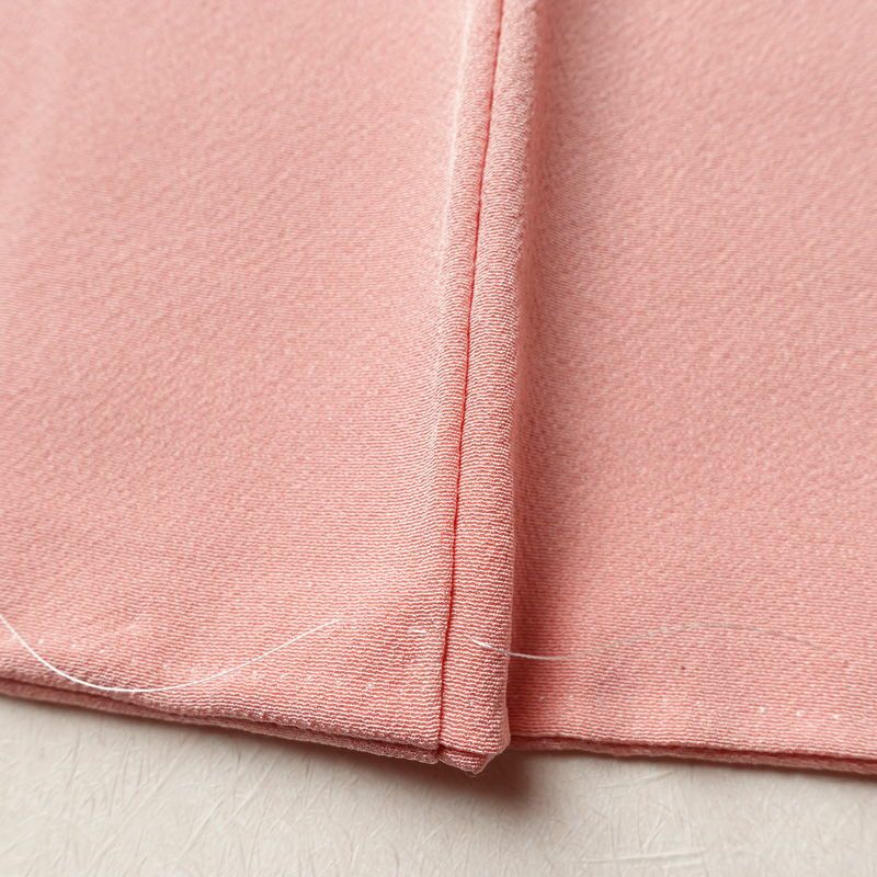色無地 しつけ糸付き 縮緬 一つ紋付き 正絹 無地 袷仕立て 身丈157cm 裄丈65cm フォーマル 着物 ピンク_画像10