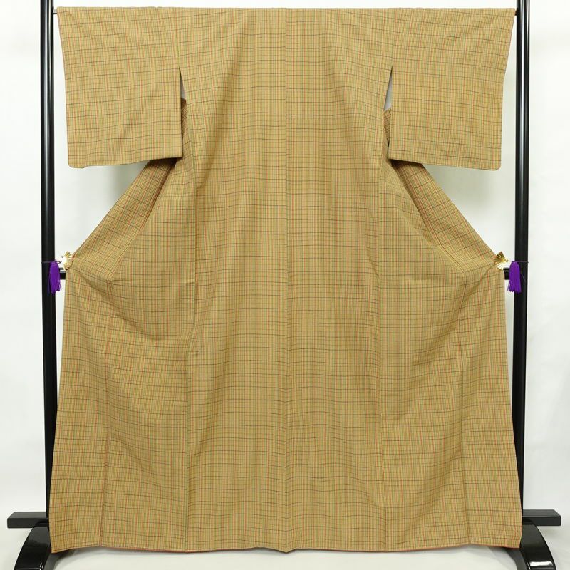 紬 良品 しつけ糸付き 正絹 チェック・格子柄 袷仕立て 身丈166.5cm 裄丈67cm 着物 黄・黄土色_画像1