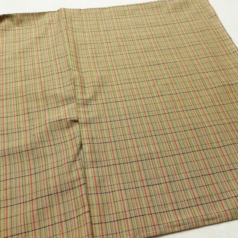 紬 良品 しつけ糸付き 正絹 チェック・格子柄 袷仕立て 身丈166.5cm 裄丈67cm 着物 黄・黄土色_画像13