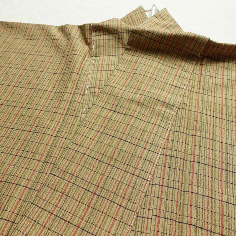 紬 良品 しつけ糸付き 正絹 チェック・格子柄 袷仕立て 身丈166.5cm 裄丈67cm 着物 黄・黄土色_画像16