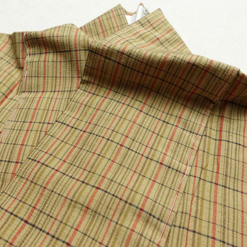 紬 良品 しつけ糸付き 正絹 チェック・格子柄 袷仕立て 身丈166.5cm 裄丈67cm 着物 黄・黄土色_画像17