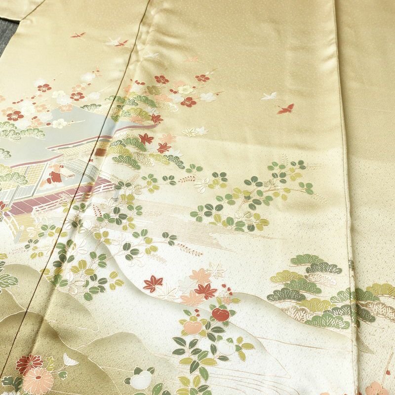 訪問着 美品 綸子 正絹 風景柄 袷仕立て 身丈156cm 裄丈64cm 箔 金彩 フォーマル 着物 ベージュ_画像5