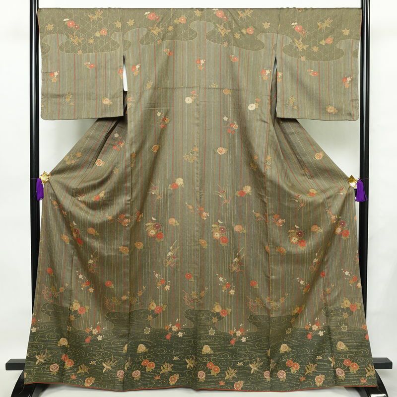 訪問着 良品 正絹 古典柄 袷仕立て 身丈166.5cm 裄丈69.5cm 一部しつけ糸付き 金彩 フォーマル 着物 緑・うぐいす色_画像1